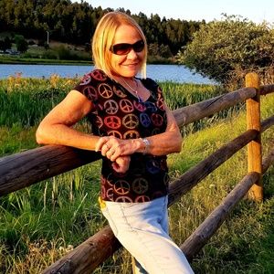 Meet your Posher, Deb